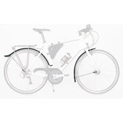 Zwarte SKS Velo 42 Urban 28" spatbordenset met PVC-stangen en 42 mm breedte, geschikt voor stadsfietsen.