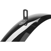 Zwarte SKS Bluemels Basic spatbordenset voor 20-inch fietsen, beschermt tegen water en modder tijdens het fietsen.