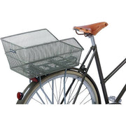 Basil Cento fietskrat achter, olijfgroen, fijnmazig staal, duurzame fietsmand voor achterop de fiets