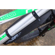 Zwart SKS Fatboard spatbordenset voor 26-inch fietsen, gemaakt van PVC, zichtbaar op de fiets.