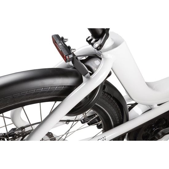 Axa Imenso grote ringslot voor fietsen, stevig en veilig, met slotmechanisme en sleutel, zwart kleur, close-up op het slot.