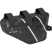 Zwarte SKS Explorer EXP fietsframetassen met 4,0 liter waterdichte bikepacking tas op een fietsframe.