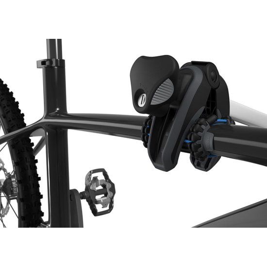 Thule carbon frameadapter met thermoplastische rubberen voering voor fietsdrager, geschikt voor veilige montage.