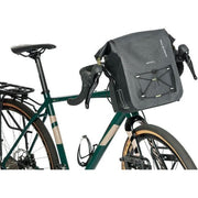 Basil Navigator Storm KF fietstas voor stuurtas, waterdicht en geschikt voor 10-11 liter fietsdrager, zwart en duurzaam.