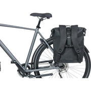 Basil Soho Nordlicht fietsrugzak van 17 liter, waterdicht, met reflecterende details en verstelbare schouderbanden.