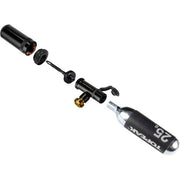 Topeak CO2-pomp Tubi Master X met CO2-cartridge voor snel en efficiënt oppompen van banden, compacte fietspomp in zwart en rood.