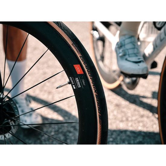 Continental Grand Prix 5000 S Vouwband Racefiets band, tubeless ready, met zwart profiel en technical details zichtbaar op de afbeelding