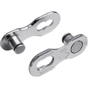 Zwarte Shimano SM-CN9100 12-speed kettingschakel met snelle quicklink, geschikt voor snelle montage en betrouwbare schakeling.