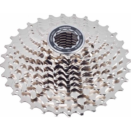 Shimano 10-speed HG-cassette voor fiets, geschikt voor snelle schakeling en duurzame prestaties, zichtbaar in de afbeelding.
