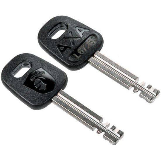 Zwart Axa kettingslot Linq 100cm met Ø9,5mm, zichtbaar in winkelverpakking, geschikt voor beveiliging van fietsen.
