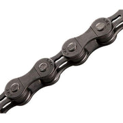 Grijze KMC ketting Z6 1/2" x 3/32" voor 5/6-speed fietsen, 114 schakels, zichtbaar in de afbeelding