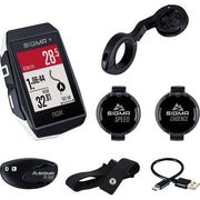 Sigma Rox 11.1 Evo GPS fietscomputer met sensoren in wit, toont navigatie en prestatiedata op het scherm.
