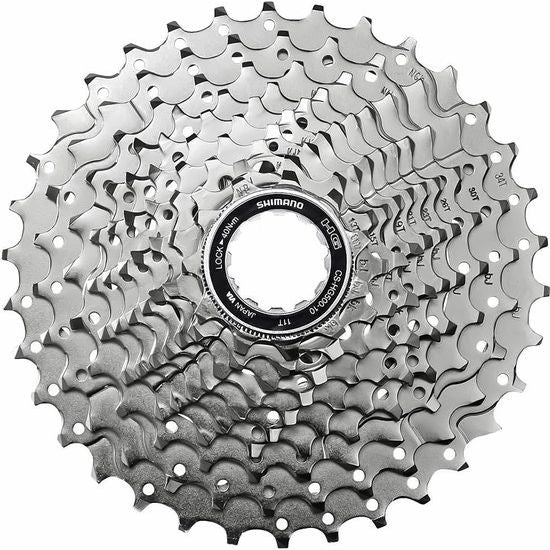 Shimano 10-speed cassette voor HG-systeem, zichtbaar met meerdere metalen tandwielen en zwarte snelkoppelingsring