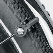 Zwarte SKS Bluemels Basic spatbordenset voor 27,5/29 inch fietsen, beschermt tegen water en vuil.