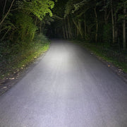 Sigma koplamp Buster USB, heldere hoofdlamp met verstelbare band en oplaadbare USB-connector voor outdoor activiteiten.
