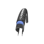 Zwarte Schwalbe Marathon Plus 26 stadsfiets buitenband met reflectie, geschikt voor stadsfietsen en comfortabel rijden.