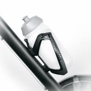 Zwarte SKS Topcage kunststof bidonhouder voor fiets, bevestiging en ruimte voor waterfles op de fietsframe.