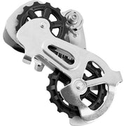 Shimano Altus RD-M310 7/8-speed achterderailleur in zilver met wide-link, zichtbaar op de fiets.