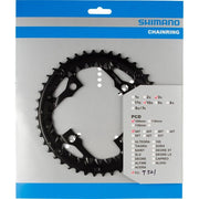 Shimano FC-T521 44T kettingblad met 4 armen in zwart, geschikt voor 10-speed fietsen, zichtbaar in de afbeelding.