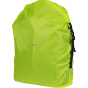 Basil Keep Dry Regenhoes Verticaal in neongeel voor fietstassen accessoires, waterdicht en gemakkelijk te bevestigen.