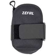 Zefal Z Zadeltas waterdicht, stevig en compact, geschikt voor fietstassen, zichtbaar met waterbestendige sluitingen en reflecterende details.