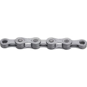 Donkere zilveren KMC E9 EPT 9-speed ketting voor fietsen, 1/2 inch X 11/128 inch, zichtbaar in de afbeelding
