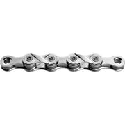 Zilveren KMC X8 1/2 x 3/32 inch fietsketting met 114 schakels, geschikt voor 8-speed bikes.