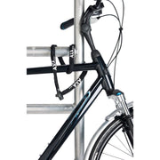 Zwart Axa Rigid Rck 120/3,5 kettingslot met sleutel, stevig en veilig voor fietsbeveiliging.