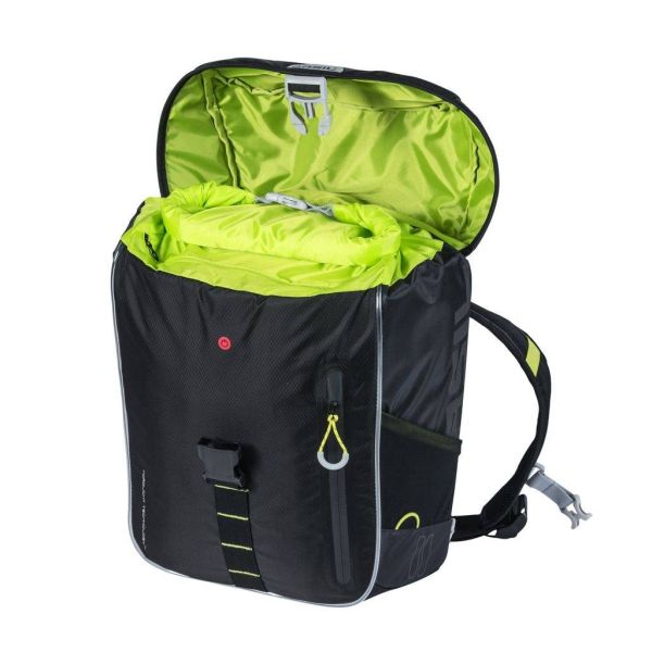 Basil fietsrugzak Miles Daypack Nordlicht met 17 liter inhoud, 31x17x44 cm, geschikt voor dagelijks gebruik en fietsen.
