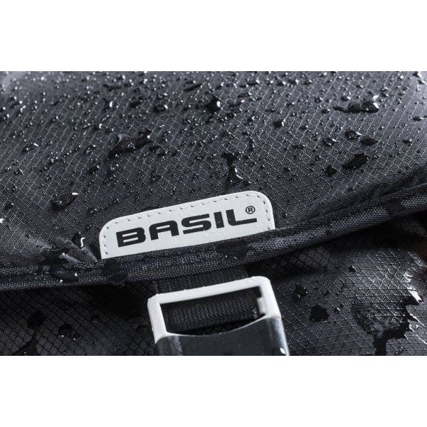 Basil Miles Daypack fietsrugzak in zwart met 17 liter inhoud, 31x17x44 cm, geschikt voor dagelijks gebruik en fietstochten