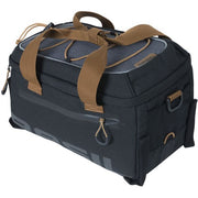 Basil Miles trunkbag bagagedragertas met 7 liter waterdichte hoes, zichtbare ritssluiting en verstelbare riem.