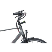 Zwart Basil Ahead-stemhouder voor fietstas accessoires, aluminium stuurpenhouder voor fiets, zichtbaar in de afbeelding.