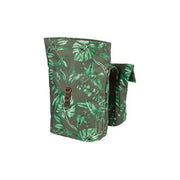 Basil Ever-Green dubbele fietstas 28-32 liter waterafstotend, geschikt voor aan fiets frame of bagagedrager, zwart met reflectie.