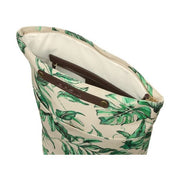 Basil Ever-Green fietsrugzak van gerecycled PET met waterafstotende stof en hook-on bevestiging, zwart en compact.