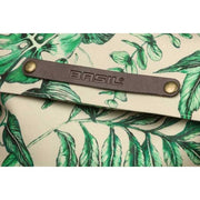 Basil Ever-Green fietsrugzak van gerecycled PET, waterafstotend met hook-on systeem, zwart met groene accenten en reflecterende details.