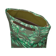 Basil Ever-Green fietsrugzak van gerecycled PET met waterafstotende coating en hook-on systeem, geschikt voor fietsers.