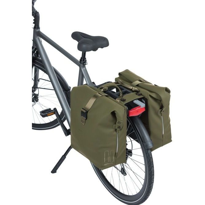 Basil Dubbele Fietstas SoHo Nordlicht MIK 41 liter 31 x 13 x 37 cm - Mosgroen - Le Coq Wielerartikelen