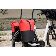 Dubbele fietstas van New Looxs Nyborg MIK 34 liter met rolsluiting, geschikt voor fietsdragers, zwart.
