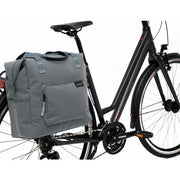 Dubbele fietstas van New Looxs Tulum Camella, 26 liter, gemaakt van 100% gerecycled polyester, geschikt voor stadsfietsen