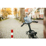 Steco IZI kaarthouder A4 bevestigingssteun in mat zwart, zichtbaar met stevige bevestigingsmechanisme en stevige constructie.