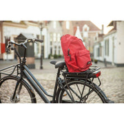 Steco Bag-Mee bagagedragerverbreder in glanzend zwart, bevestiging op fiets met zichtbare bevestigingspunten en frame.