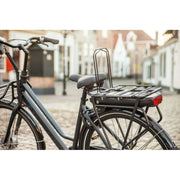 Steco Bag-Mee bagagedragerverbreder glanzend zwart op fiets, voor extra bagage ruimte en stabiliteit