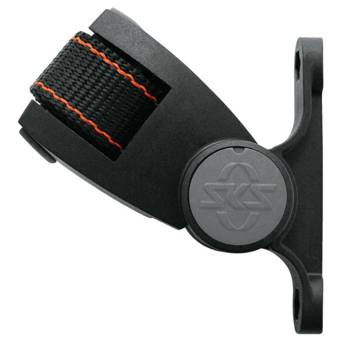 Zwarte SKS bidonhouder adapter met snelkoppeling voor bidonhouder onderdelen, geschikt voor fietsen.