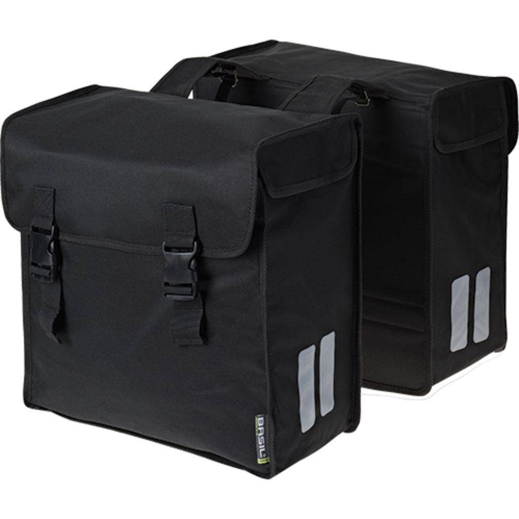 Zwarte Basil Mara 3XL dubbele fietstas van 52 liter met duurzame 600D stof, geschikt voor fietsers.