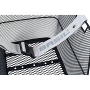 Zwarte Basil Class stalen fietsmand met 30 liter inhoud, afmetingen 38x31x27 cm, geschikt voor elektrische en stadsfietsen