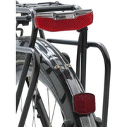 Axa Blueline Steady achterlicht met dynamo, slank ontwerp en heldere LED-verlichting voor fietsveiligheid.