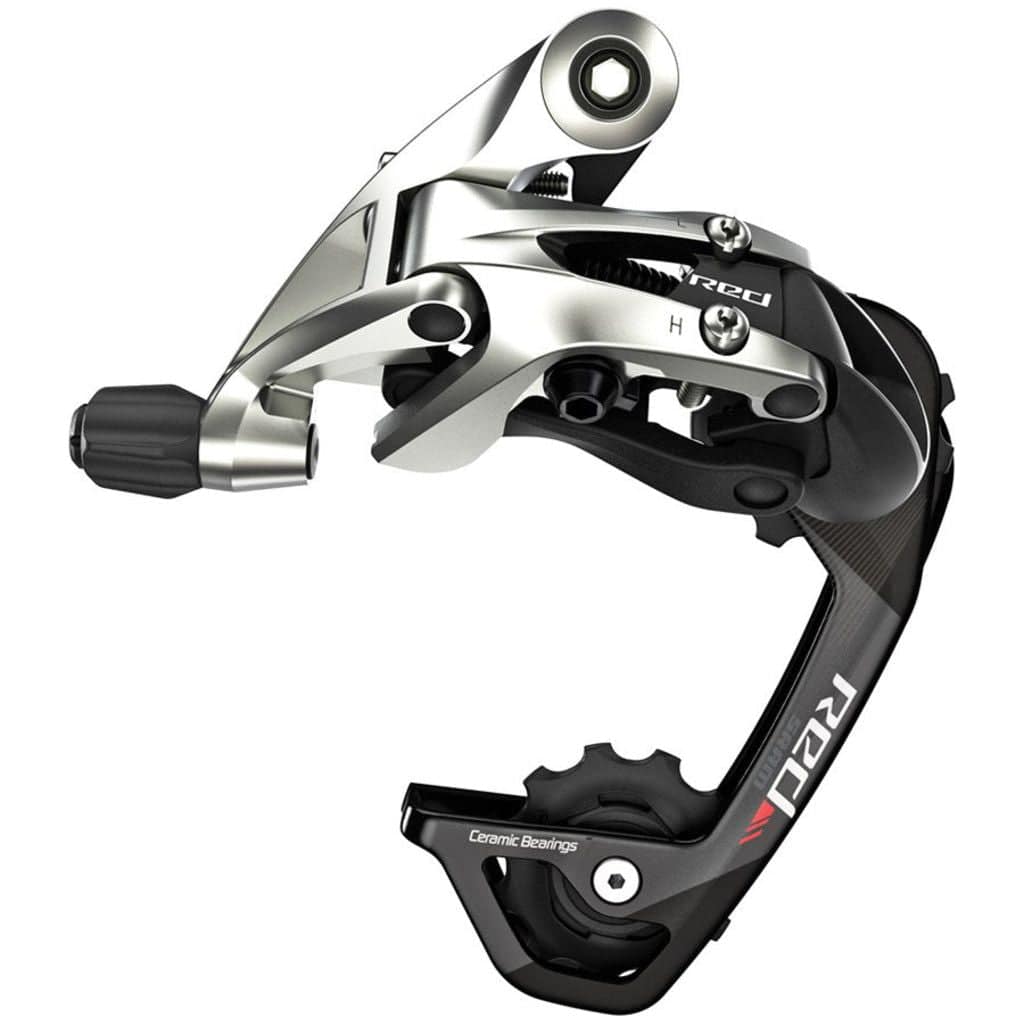 Sram Red22 C2 achterderailleur met medium cage voor 11-speed, zichtbaar in de afbeelding met ketting en derailleur.
