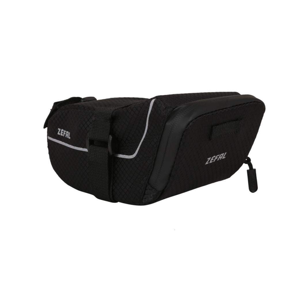 Zefal Z Light Pack zadeltas in zwart, ultralicht en waterdicht voor fietsaccessoires en bagage, zichtbaar op de foto.