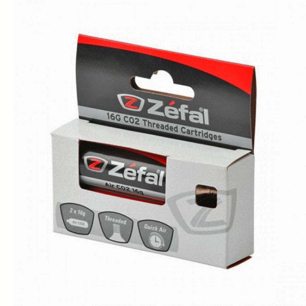 Zefal CO2 patroon 16 gram voor fietsreparaties, zichtbaar in de verpakking met de metalen cilinder en sluitdop