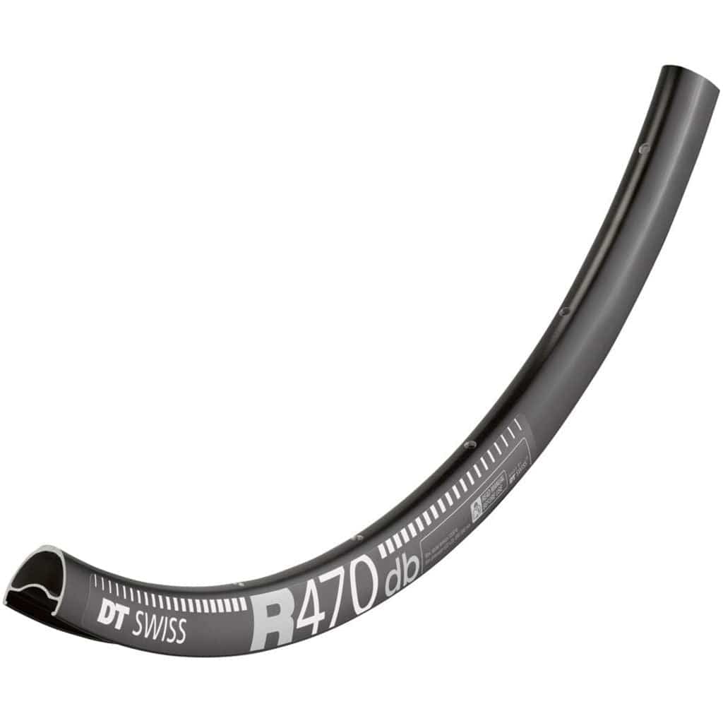 Zwarte 28-inch DT Swiss R470 DB schijfvelg van aluminium met 24mm breedte en 32/14 spaakpatroon, zichtbare velg en spaken.